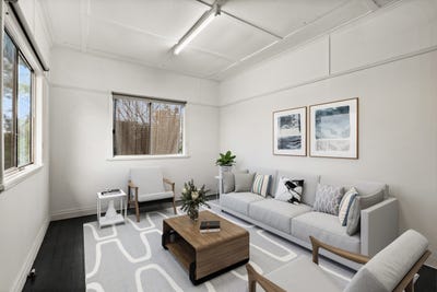 /international/au/19-devine-street-harristown-qld-151390092/