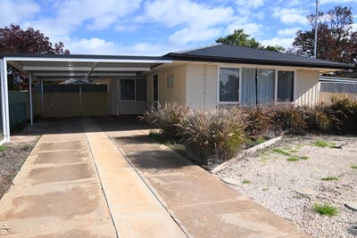 /international/au/34-strangman-road-waikerie-sa-151417000/