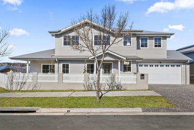 /international/au/8-mcnevin-close-calderwood-nsw-152107240/