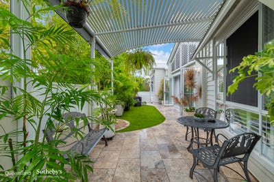 /international/au/272a-wellington-street-ormiston-qld-151471848/