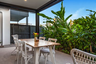 /international/au/48-delta-circuit-hope-island-qld-152260372/