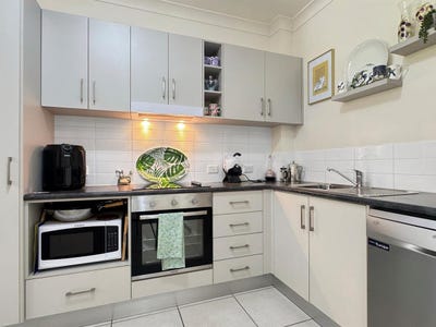 /international/au/6-1-13-ernest-st-redlynch-qld-150852420/