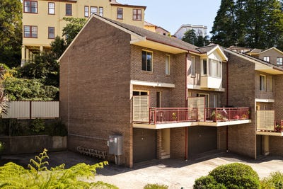 /international/au/1-6a-vale-street-katoomba-nsw-151055472/