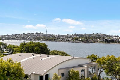 /international/au/30-27-vernon-terrace-teneriffe-qld-150948360/