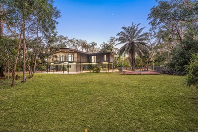 /international/au/15-sandpiper-grove-howard-springs-nt-151047872/