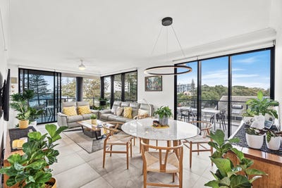 /international/au/303-372-374-marine-parade-labrador-qld-148593900/?lang=en