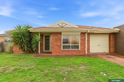 /international/au/8-serenity-way-south-morang-vic-151238184/