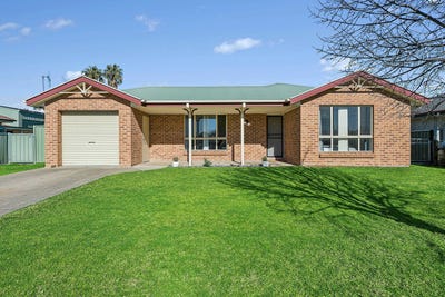 /international/au/8a-10-thomas-clarke-place-mudgee-nsw-152142752/