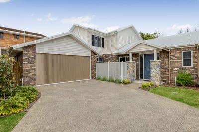 /international/au/2-156a-mackenzie-street-east-toowoomba-qld-152666508/