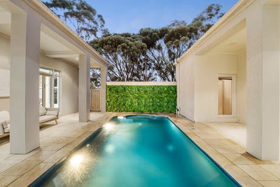 /international/au/6-raymond-court-keilor-vic-151141864/