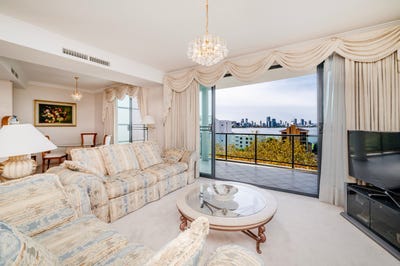 /international/au/13-63-mill-point-road-south-perth-wa-151207356/