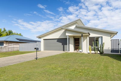 /international/au/19-honey-myrtle-street-proserpine-qld-151600284/