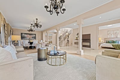 /international/au/1-nerolie-court-wantirna-south-vic-148223428/