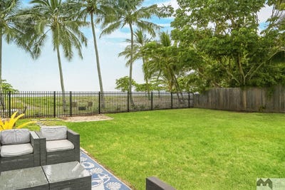 /international/au/30-cinderella-street-machans-beach-qld-151617052/