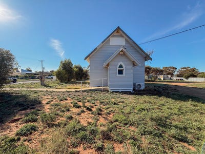 /international/au/32-34-church-street-manangatang-vic-151315408/