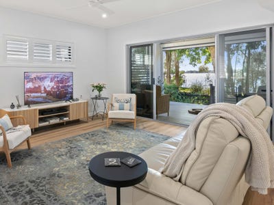 /international/au/113-8-spinnaker-drive-sandstone-point-qld-148566184/?lang=en