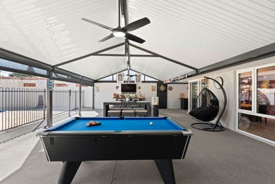 /international/au/9-crawley-grove-heathridge-wa-151291924/