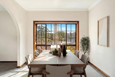 /international/au/2-2-staff-road-cordeaux-heights-nsw-151376772/