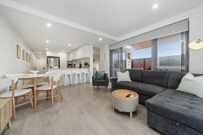 /international/au/105-212-nepean-highway-seaford-vic-151332600/