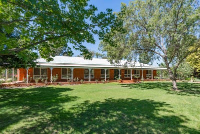 /international/au/2-marks-road-leeton-nsw-147379456/