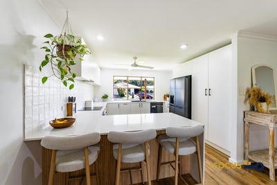 /international/au/7-joyce-crt-mcewens-beach-qld-151008404/
