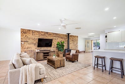 /international/au/8-oxford-court-southside-qld-152269808/