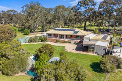 /international/au/17-canrobert-street-newstead-vic-152637292/