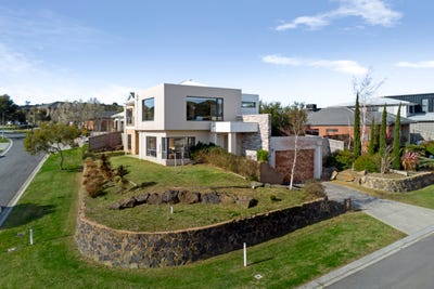 /international/au/13-wallaby-run-gisborne-vic-152513980/