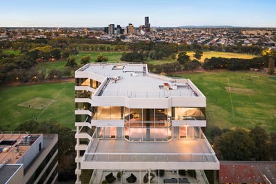 /international/au/20-481-st-kilda-road-melbourne-vic-151269848/