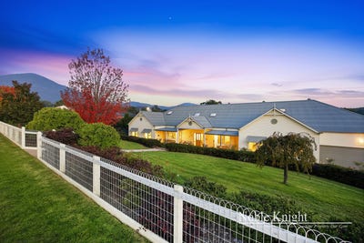 /international/au/10-zoe-louise-drive-healesville-vic-151032804/