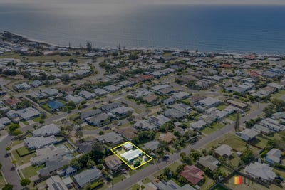 /international/au/42-wilfred-street-bargara-qld-151467364/
