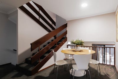 /international/au/18-waramanga-place-waramanga-act-151213460/