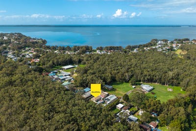 /international/au/1-35-warner-avenue-tuggerawong-nsw-151236880/