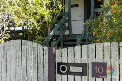 /international/au/10-pier-street-south-gladstone-qld-151462760/