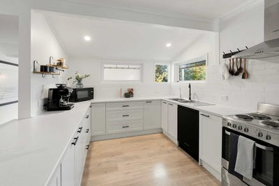 /international/au/131a-highton-lane-mansfield-vic-151105632/