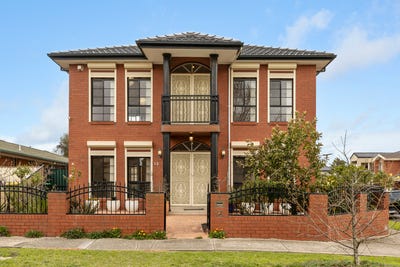 /international/au/13-st-andrews-drive-sunshine-north-vic-148524748/