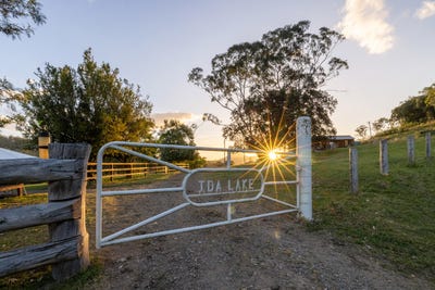 /international/au/424-norwood-lane-mount-george-nsw-700426624/