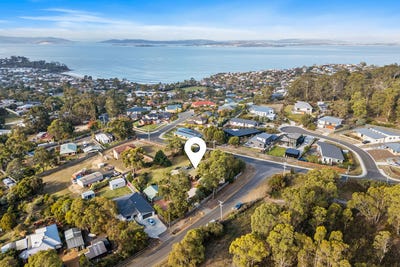 /international/au/1-burwood-drive-blackmans-bay-tas-151565080/