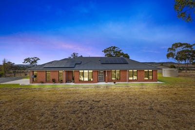 /international/au/13b-grey-gum-road-denman-nsw-151243248/