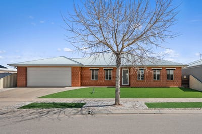 /international/au/20-senator-drive-benalla-vic-152548484/