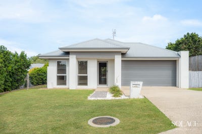 /international/au/23-lenthall-street-boyne-island-qld-151226360/