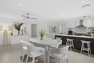 /international/au/9-feathertail-place-gumdale-qld-150931168/
