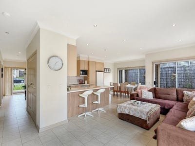 /international/au/1-37-39-jenner-avenue-cowes-vic-150978648/