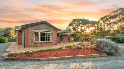 /international/au/9-edward-street-strathalbyn-sa-151168832/