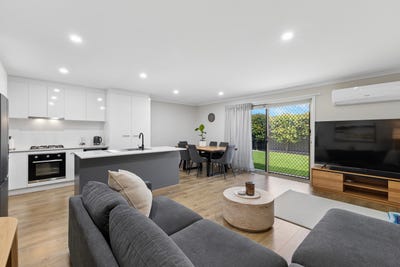 /international/au/1101-stebonheath-road-munno-para-west-sa-151058908/