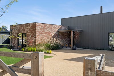 /international/au/2-cedar-lane-daylesford-vic-151338152/