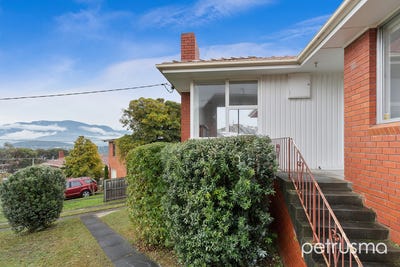 /international/au/26-binalong-road-mornington-tas-151537496/