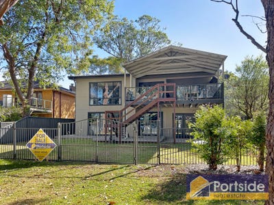/international/au/101-john-parade-lemon-tree-passage-nsw-151021580/