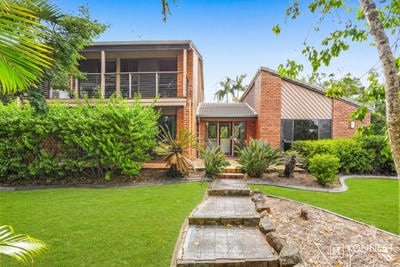 /international/au/23-carl-heck-blvd-windaroo-qld-150938336/