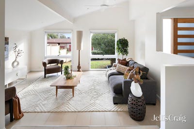 /international/au/14-doubell-court-mill-park-vic-151401984/